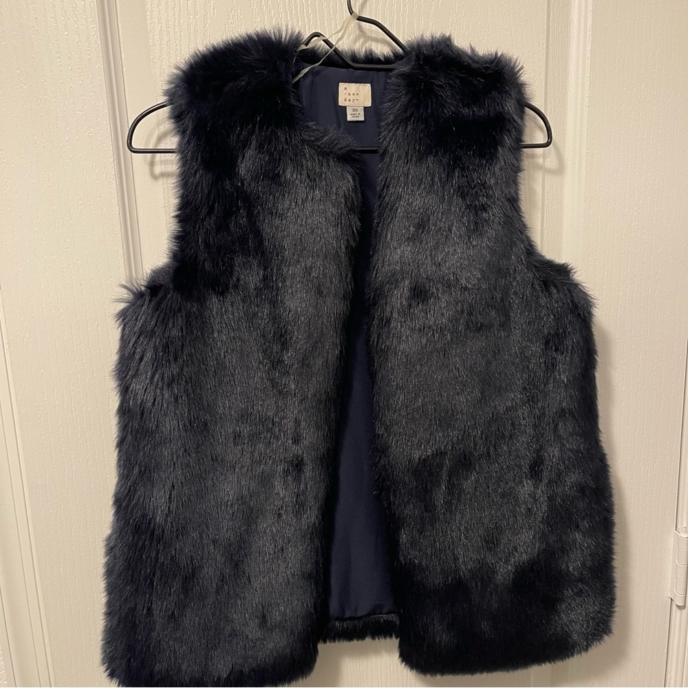 Like New Faux Fur Vest w/ Pockets - Picture 1 of 5
